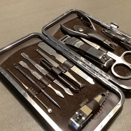 Men's professional nail and face care set like new