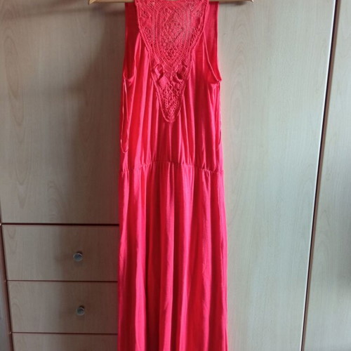 Summer maxi dress coral with lace back like new, size M