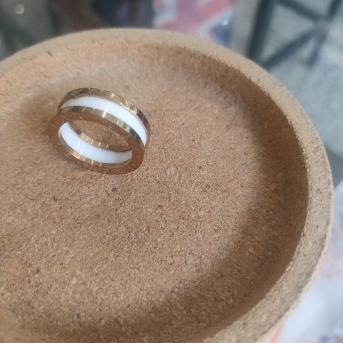 Steel ring size 56 like new, white and gold colors