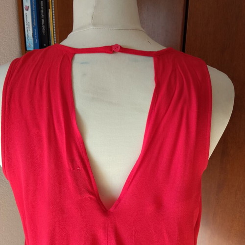 Bershka red airy blouse with open back like new, M/L