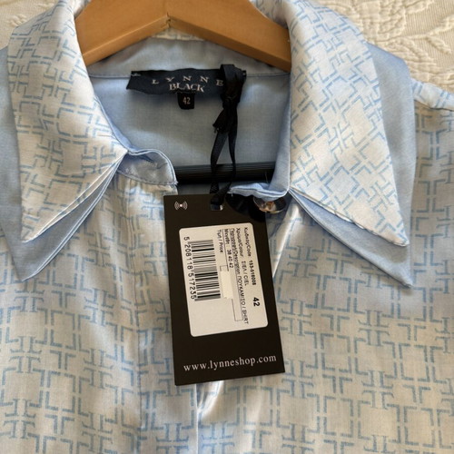 Lynne women's shirt new, white and blue, size XL