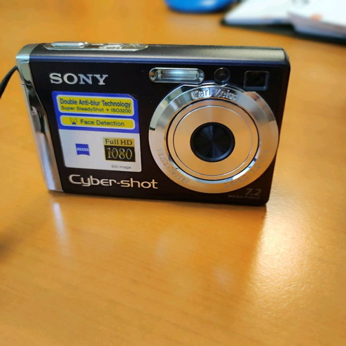 Sony camera new with rechargeable batteries and charger