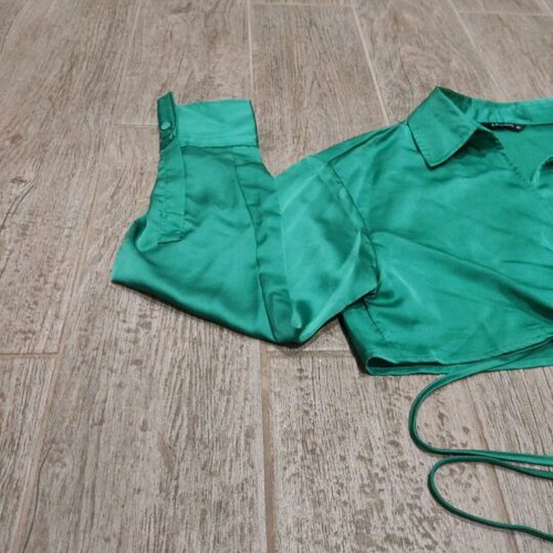 Calliope green crop shirt new, size XS