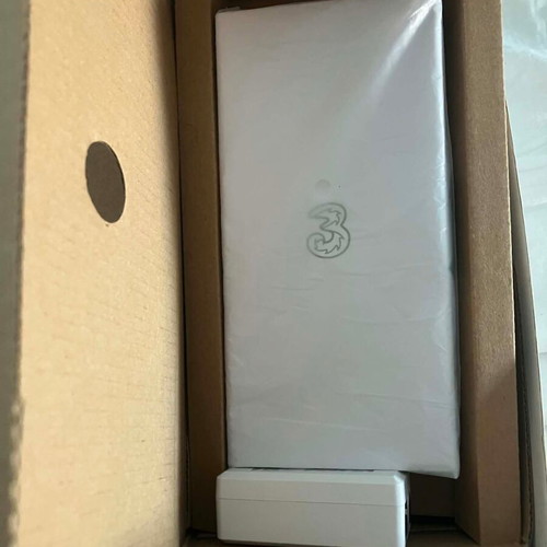 Greenpacket 5G SIM Router Y5-210MU like new