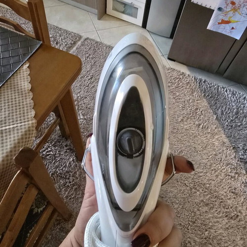Handheld steam iron new, convenient for travel