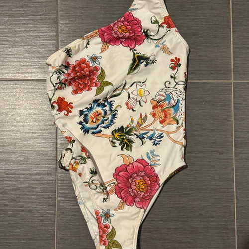 Dolce Domenica swimsuit like new, size S, with side rings
