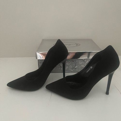 Black castor pumps like new, heel height 10 cm