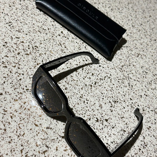 Circulr Blanco XL oversized sunglasses like new, black with case