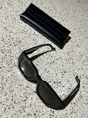 Circulr Blanco XL oversized sunglasses like new, black with case