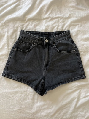 Cotton-On high-waisted mom denim shorts, size 34