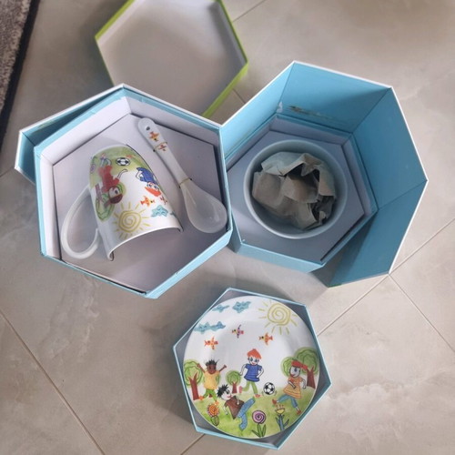 Children's porcelain dinner set 5 pcs new, suitable for gift