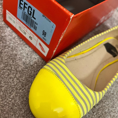 Yellow ballerina flats like new, size 40