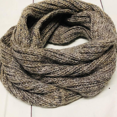 Zara neck scarf used in excellent condition