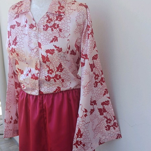 Nuit Secrète women's satin pajama set like new, size 46/48