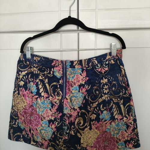 Fullah Sugah skirt like new, mini, blue and pink, size large