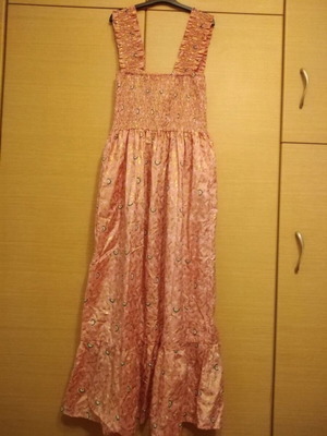 Φουστάνι καλοκαιρινό μακρύ με σφηκοφωλιά στο στήθος σαν καινούργιο