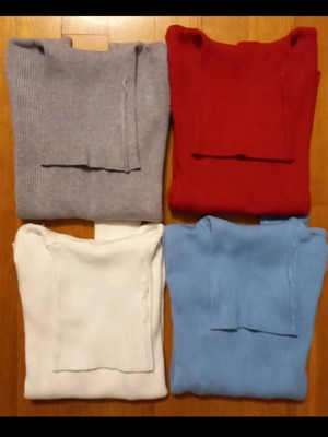 H&L turtlenecks pack of 4 size S like new, multicolor