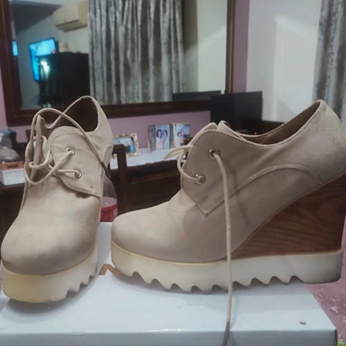 Platform shoes like new, beige, size 38, suede