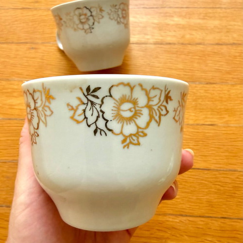 Coffee mugs used, set of 2, white with gold flower design
