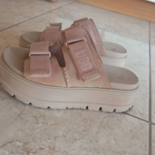 Ugg Australia platform sandals size 39, beige pink