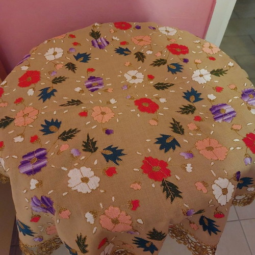 Handmade embroidery with knitted lace new, diameter 83 cm