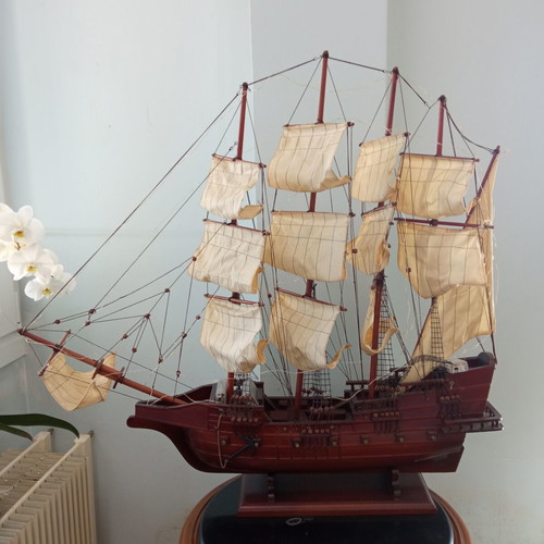 Spanish Sailing Ship Decorative Wooden Model like new