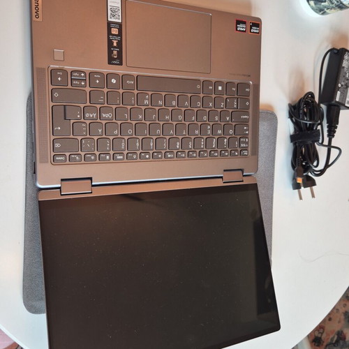 Лаптоп Lenovo Yoga 7 2-в-1 употребяван, AMD Ryzen 7, 16GB RAM, 1TB SSD