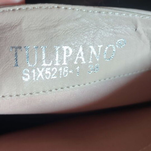 Tulipano beige faux leather boots like new, size 38