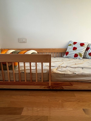 Montessori bed like new, 90x200cm, solid pine wood