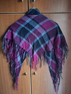 Scarf like new, black and purple