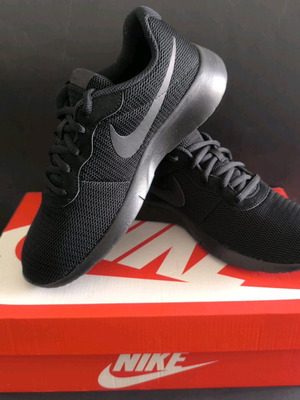 Nike athletic shoes new black size 38.5