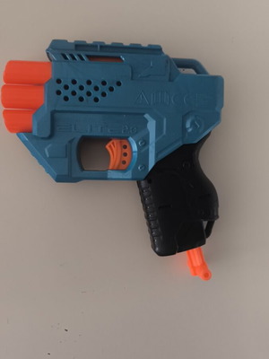 Nerf blaster like new