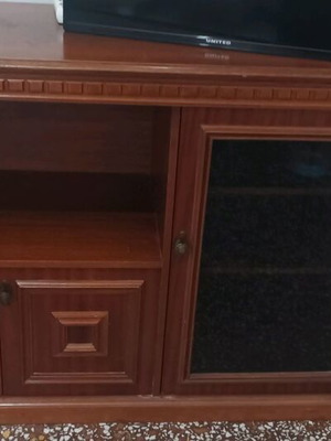 Ρετρό αντίκα μπουφές με ντουλάπι με τζάμι