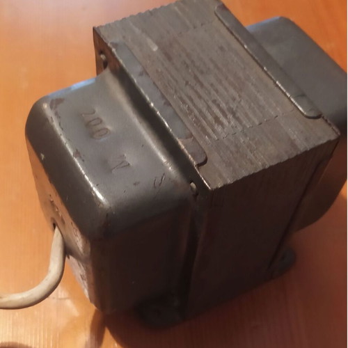 Transformer 220V to 110V 200W used with US 2-slot output