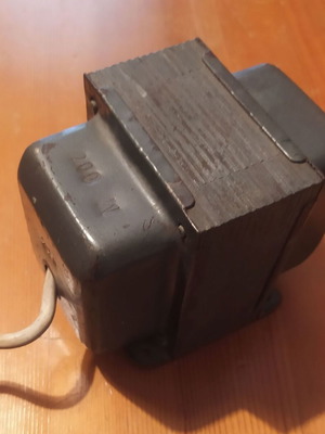 Transformer 220V to 110V 200W used with US 2-slot output