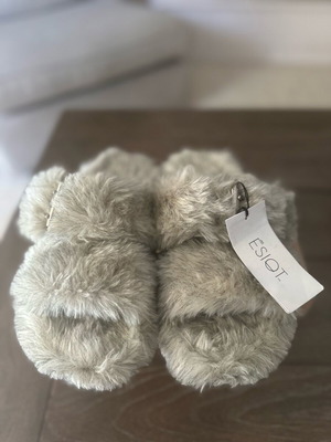 Esiot slippers gray new, furry, size 39