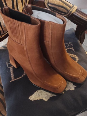 Castor ankle boots new leather brown size 40 heel 10 cm