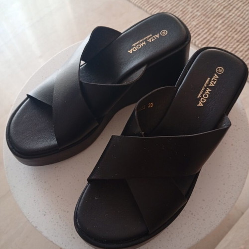Alta Moda black platform sandals new, size 39