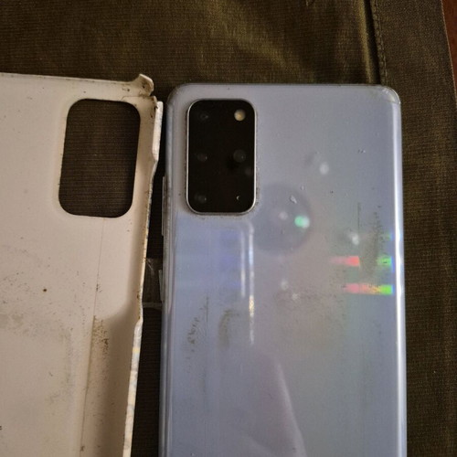 Samsung S20 used blue phone with 2 cases