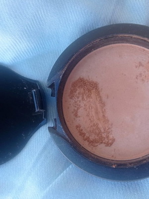 Tan powder μεταχειρισμένο με σπασμένο καπάκι Color Trend Avon