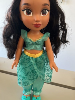 Jasmine Disney doll used, very good condition