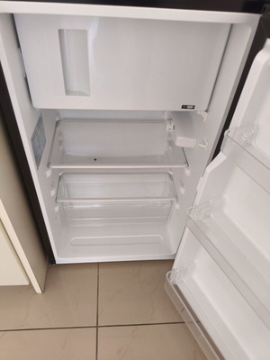 Morris B71080ESD refrigerator 80L black