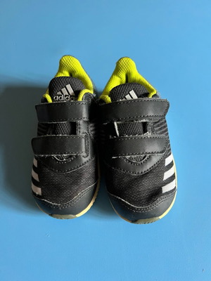 Adidas baby shoes size 21 used