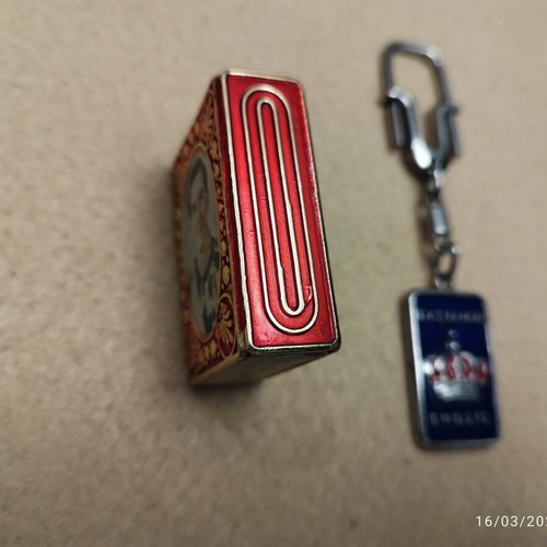 Royal keychain and matchbox case like new with the Royal couple