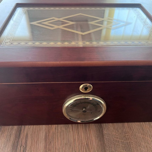 Cigar accessories like new with cedar humidifier, Colibri cutter and Xikar hygrometer