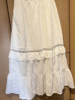 Skirt size M cotton like new, white with lining and cord