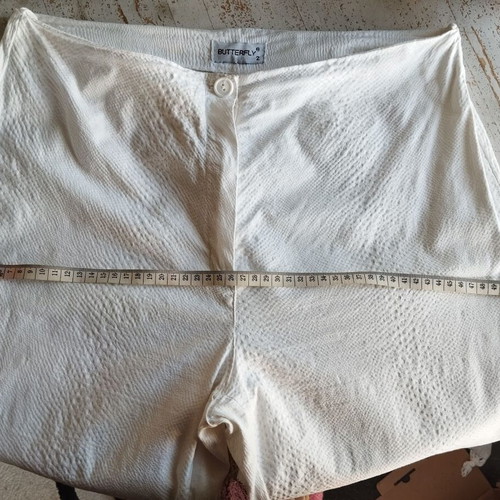 Butterfly Crop Pants (Capri) White with Embossed Animal Print Like New