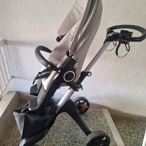 Stokke Xplory V6 stroller light gray like new