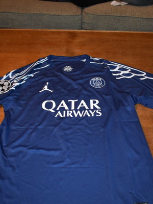 PSG Jersey No 7 Kvara like new official replica