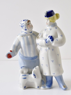 Russian Soviet porcelain figurine like new